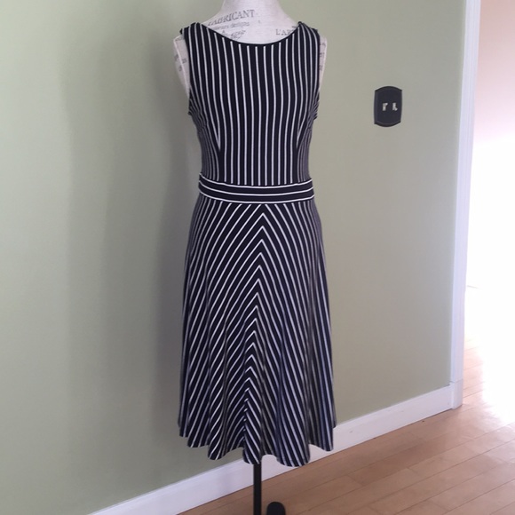 Ann Taylor Dresses & Skirts - 💕Ann Taylor Treasure! Classy win!